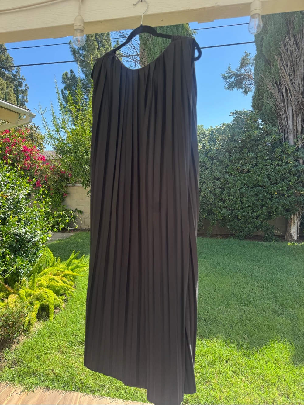 Pleated Black Women's Maxi Dress